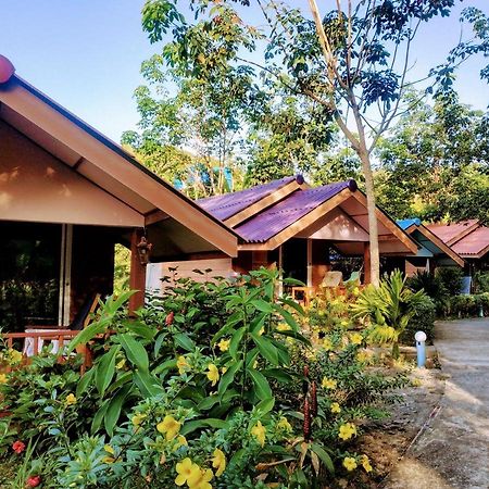 Phusam Big Resort Ko Mook Esterno foto