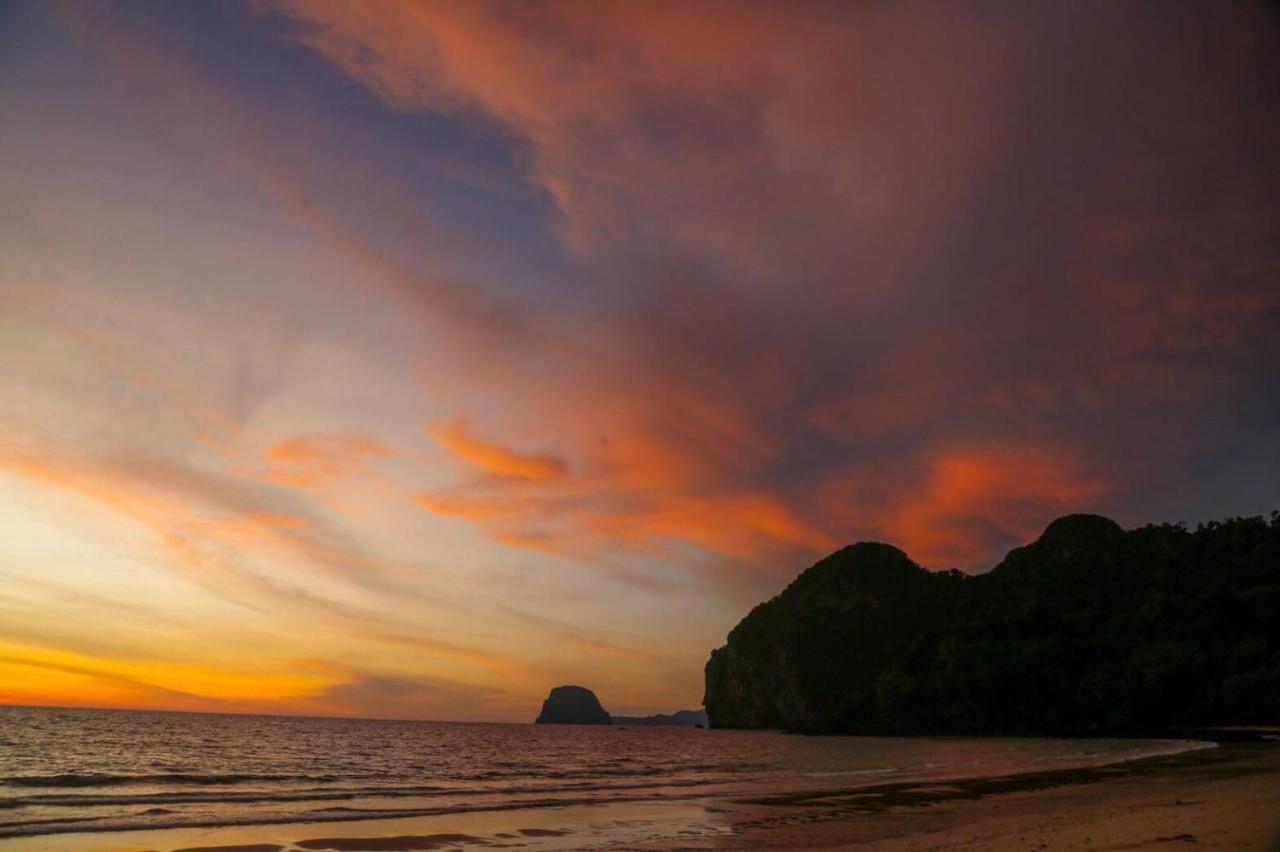 Phusam Big Resort Ko Mook Esterno foto