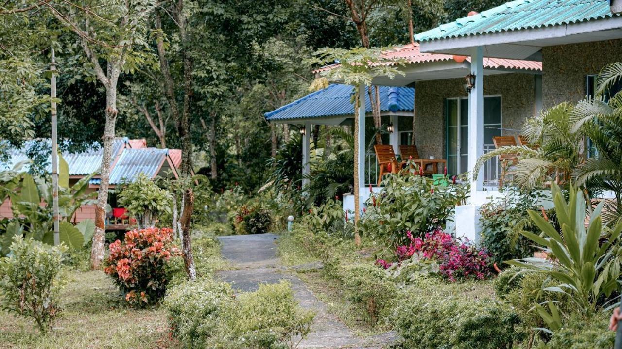 Phusam Big Resort Ko Mook Esterno foto