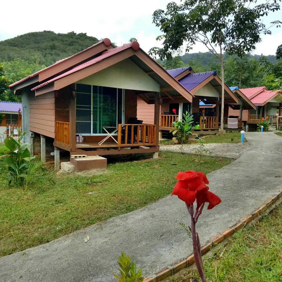 Phusam Big Resort Ko Mook Esterno foto