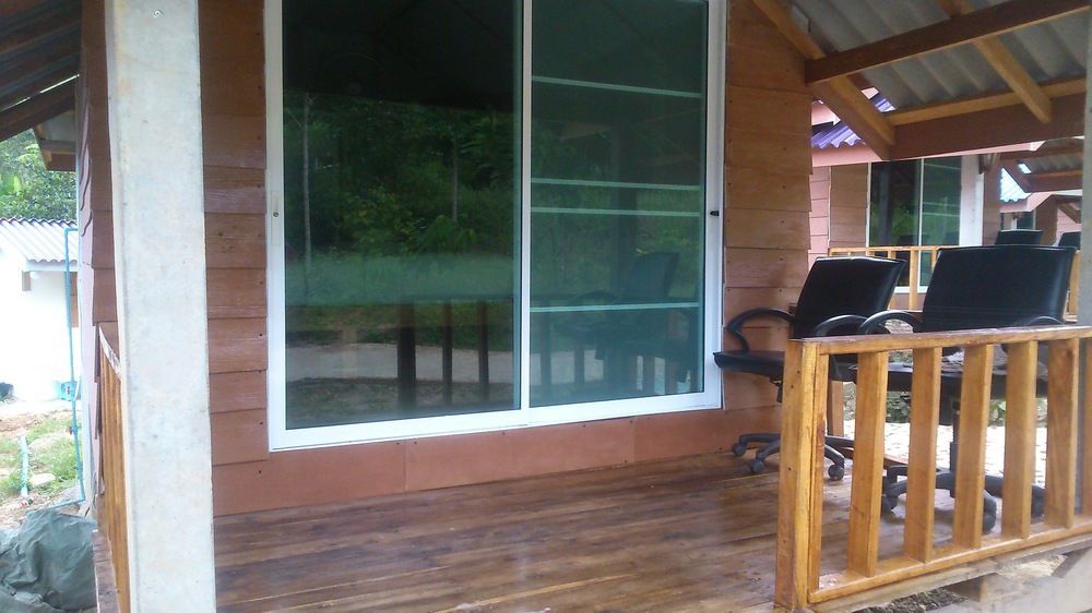 Phusam Big Resort Ko Mook Esterno foto