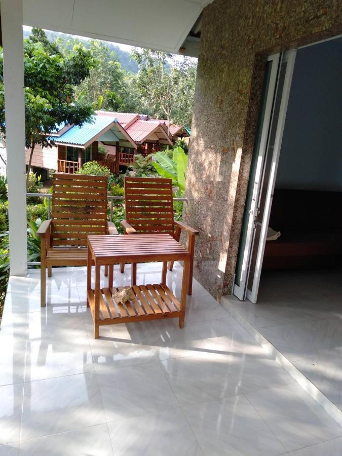 Phusam Big Resort Ko Mook Esterno foto
